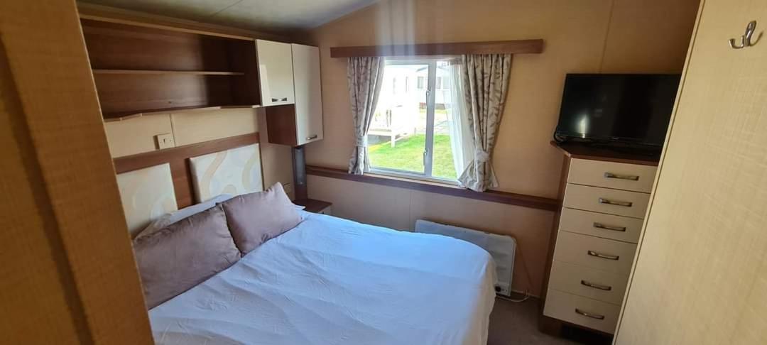 Hotel Lyons Robin Hood Meliden Esterno foto