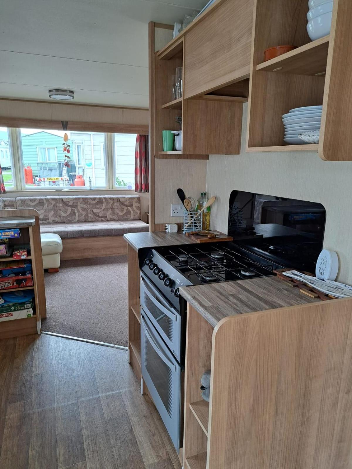 Hotel Lyons Robin Hood Meliden Esterno foto